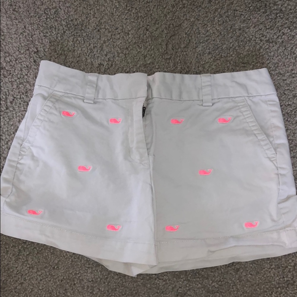 white vineyard vines shorts